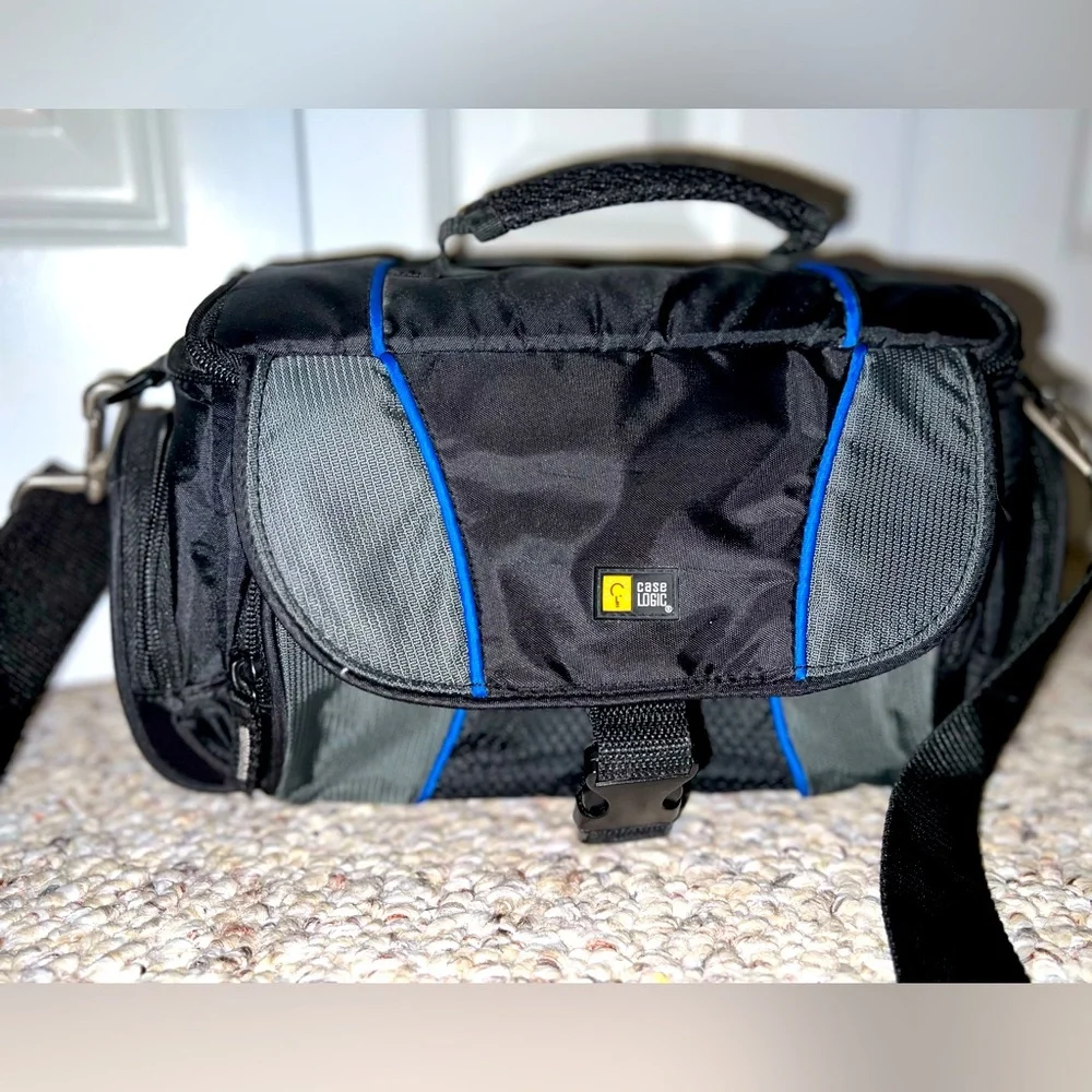 Case Logic Professional Camera Case Storage with Messenger Strap